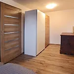 Dovolenkový dom Strbian S Virivkou V Cene