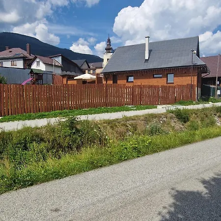 Dovolenkový dom Strbian S Virivkou V Cene